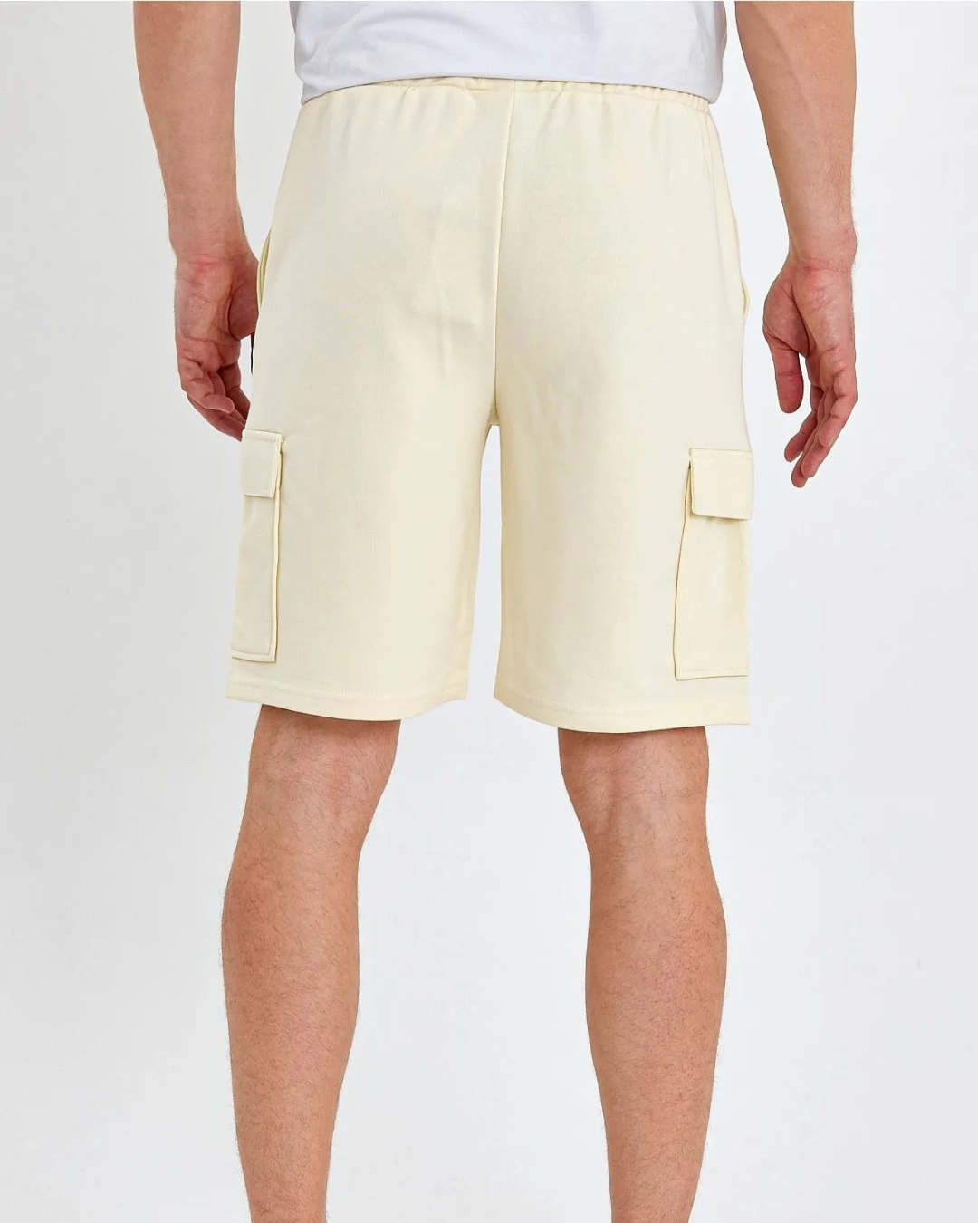 Bermudas elásticas com bolsos